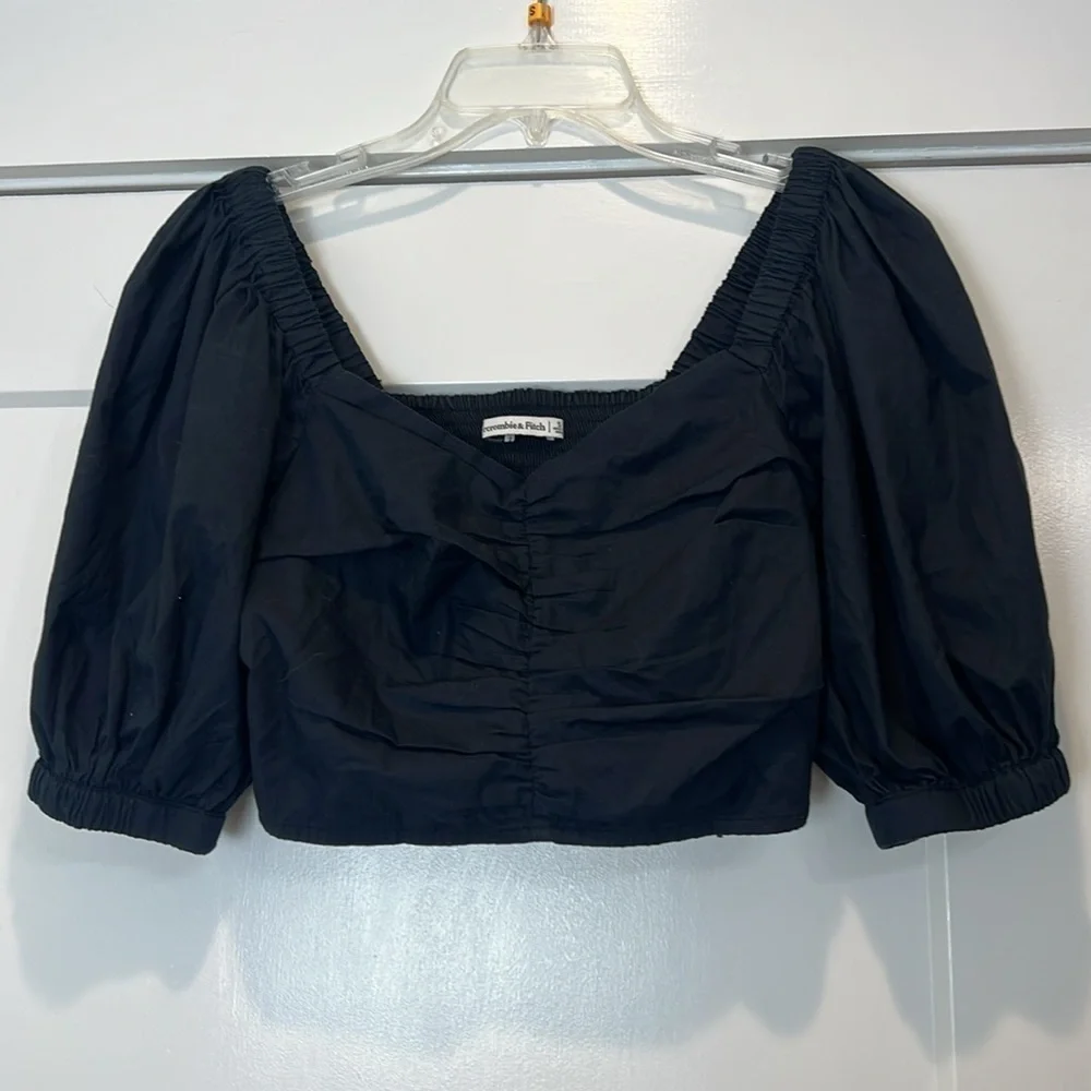 Abercrombie & Fitch black  Puff Sleeve cropped Blouse size small.